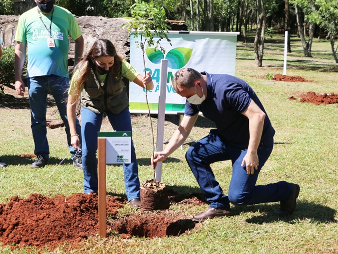 Prefeito Zado participa de evento da Itaipu que marca o plantio de 24 milhões de árvores